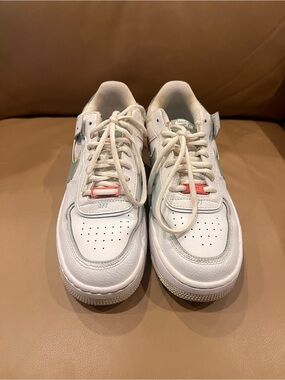AIR FORCE 1 SHADOW
Women – White/Jade Smoke-seafoam-archaeo Pink 10